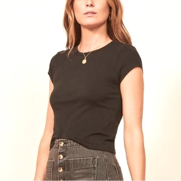Reformation Tops - Reformation Jeans James Ribbed Crop Tee Size Medium Shirt in Black 🖤